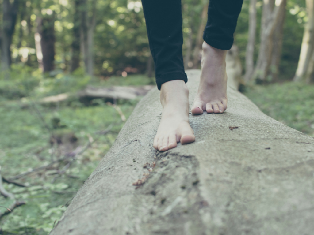 身体　感覚　はだし　裸足　自然